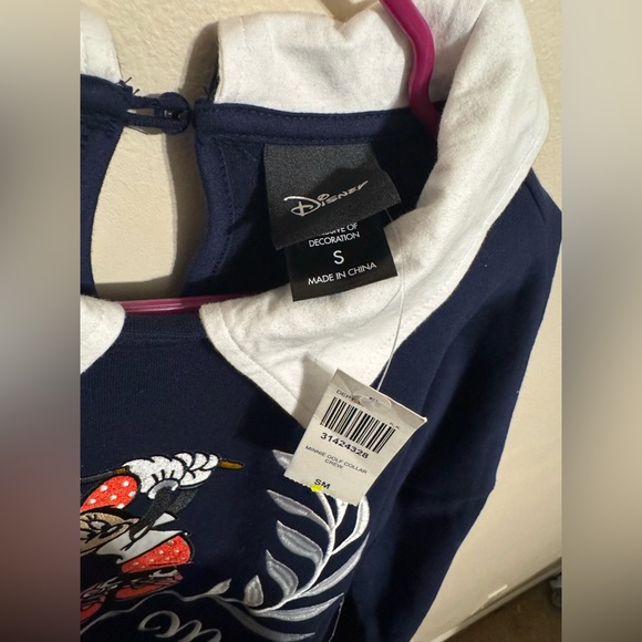 NWT- Disney Minnie Mouse Golf Collared Woman’s Crewneck- Boxlunch Exclusive - Picture 3 of 6